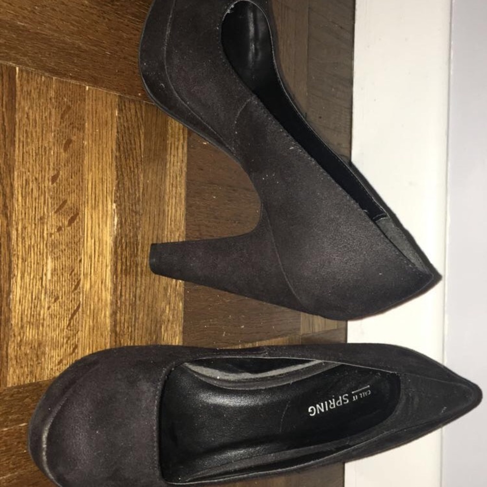 Heels - Picture 2 of 4